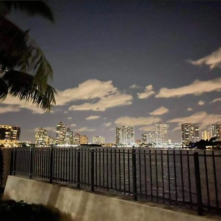 Vila Le Frontenac Sunny Isles Beach Exteriér fotografie